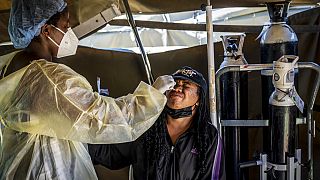 Covid-19 : l'Afrique du Sud allège ses mesures sanitaires