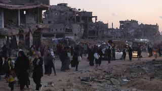 Guerre Israël-Hamas : des milliers de déplacés fuient Khan Younès