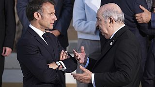 L'Algérie expulse 12 diplomates, la France rappelle son ambassadeur
