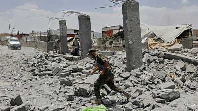 Yémen : Britanniques et Américains bombardent les Houthis
