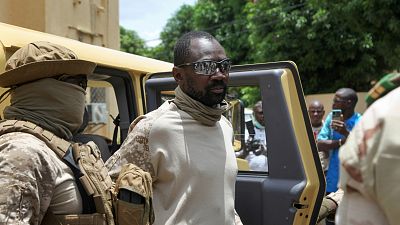Mali : une concertation demande de nommer Assimi Goïta président