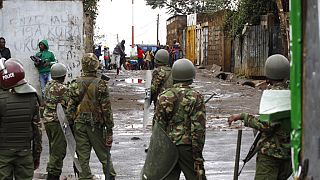 Kenya : 4 policiers inculpés pour crimes contre l'humanité
